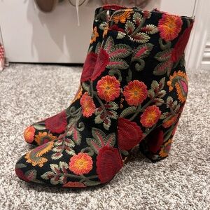 MIA brand high heeled ankle boots, Size 9.5